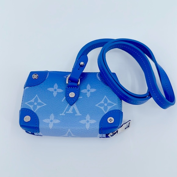 Authenticated LOUIS VUITTON Virgil Abloh Soft Trunk Necklace/Wallet - Picture 3 of 12